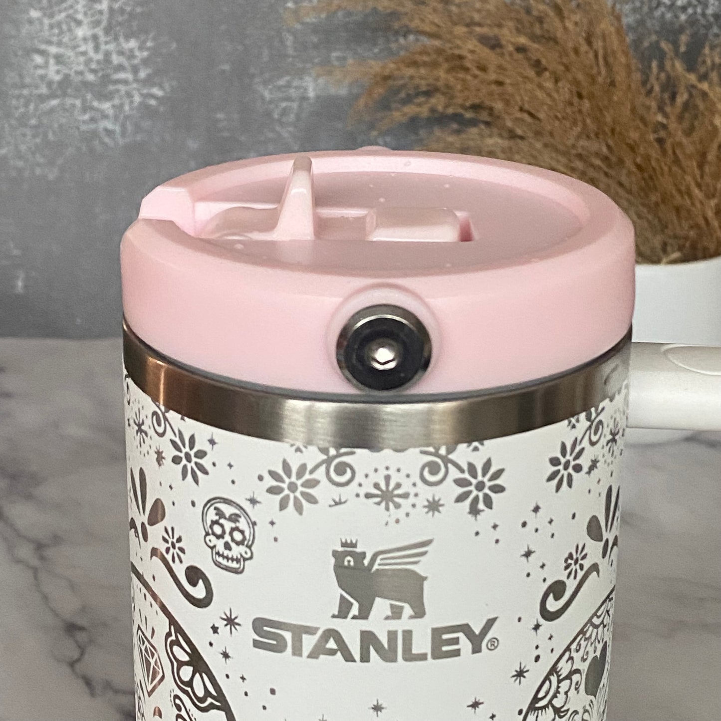 Flip Top Lid for 40oz Stanley Quenchers with removeable Handle, pink, cream, blue