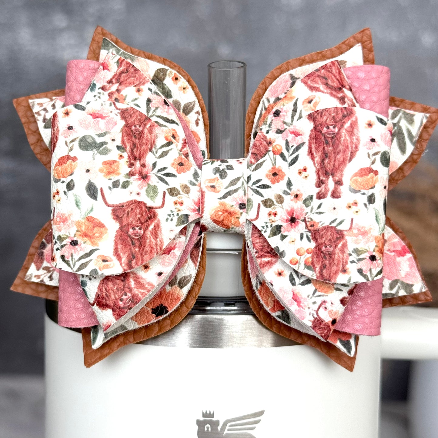 Highland Cow Tumbler Bow