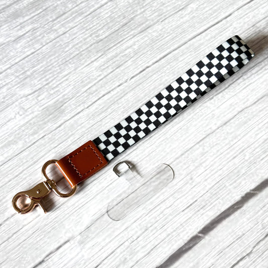 🎁 Phone Wrist Strap Keychain with Tether Tab - BLACK & WHITE CHECKERS (100% off)
