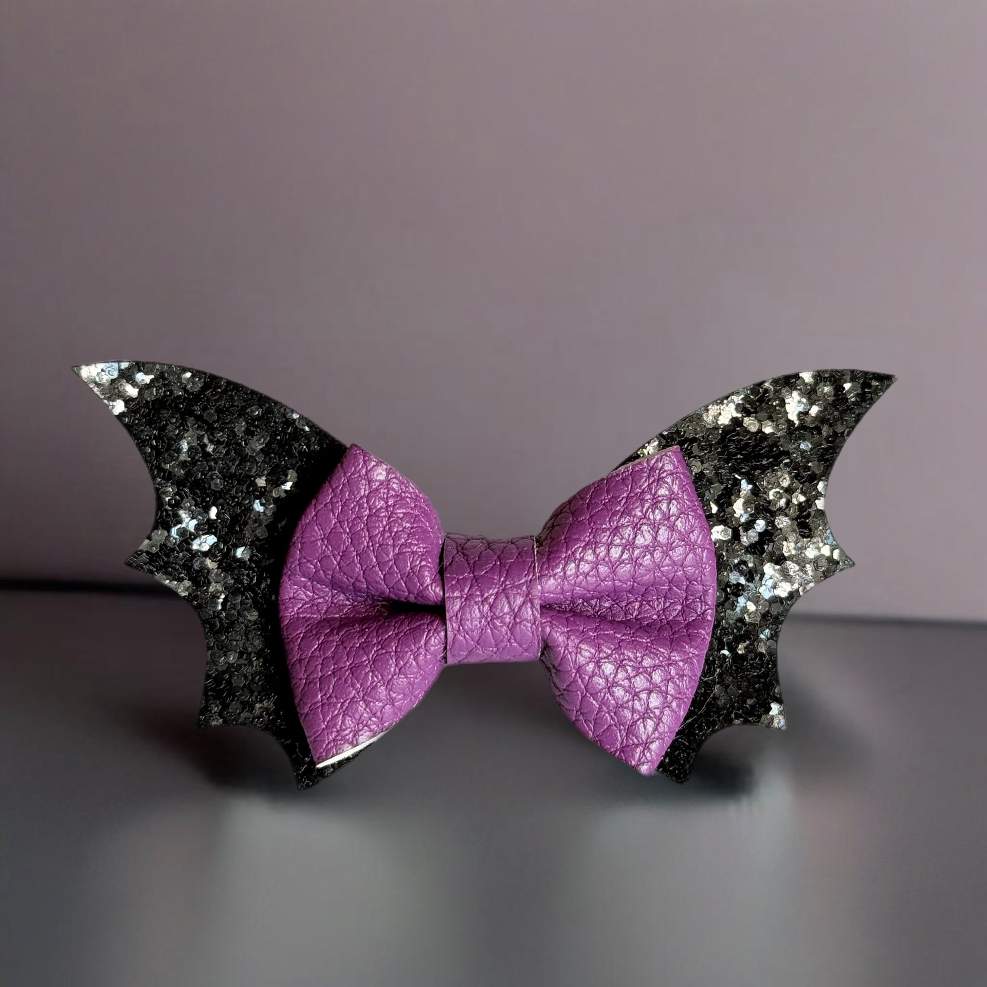 The Bat Tumbler Bow Purple