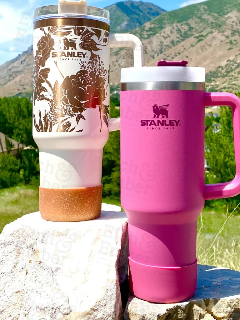New Stanley Quencher Tumbler Pink Mountains 40 oz