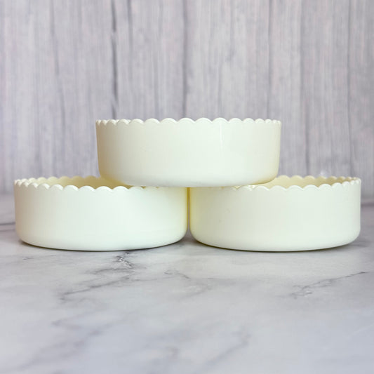 Cream scallop shorty silicone tumbler boot – front view