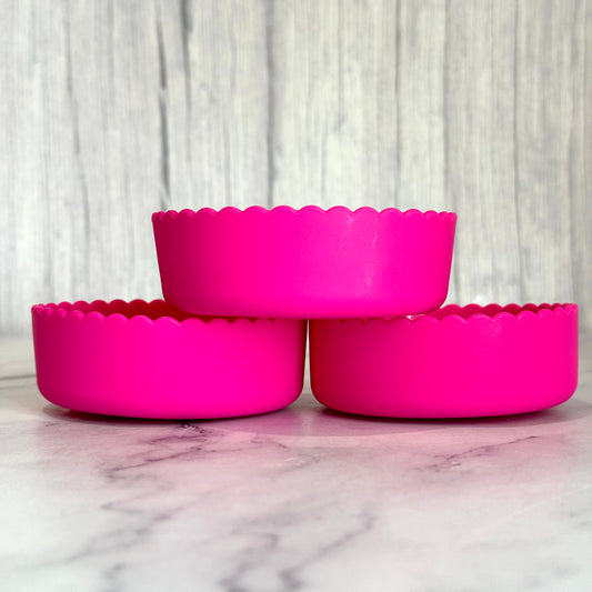 Ravishing Pink scallop shorty silicone tumbler boot – front view