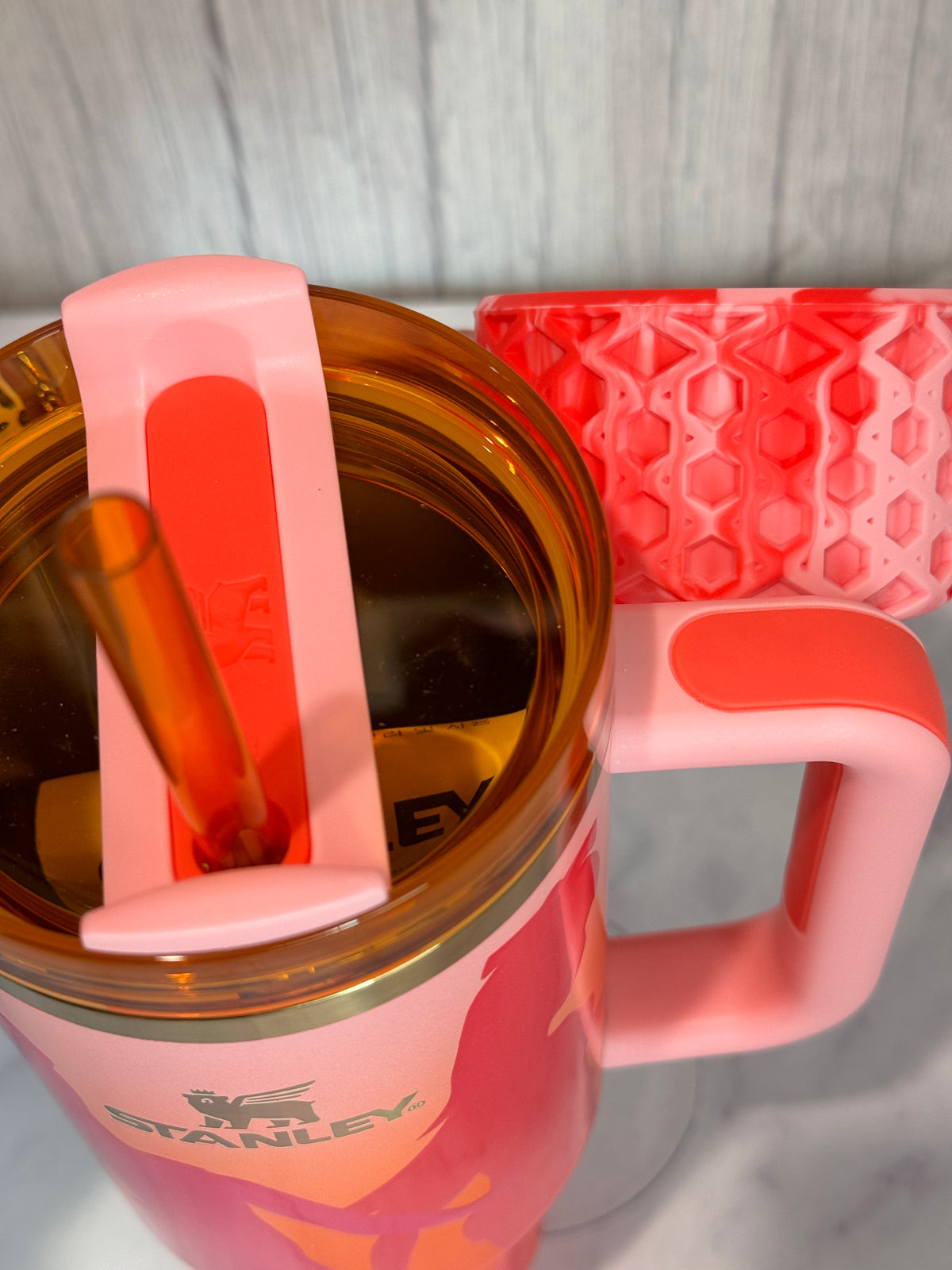Twist 'n Turn Remix waffle silicone tumbler boot – view 3